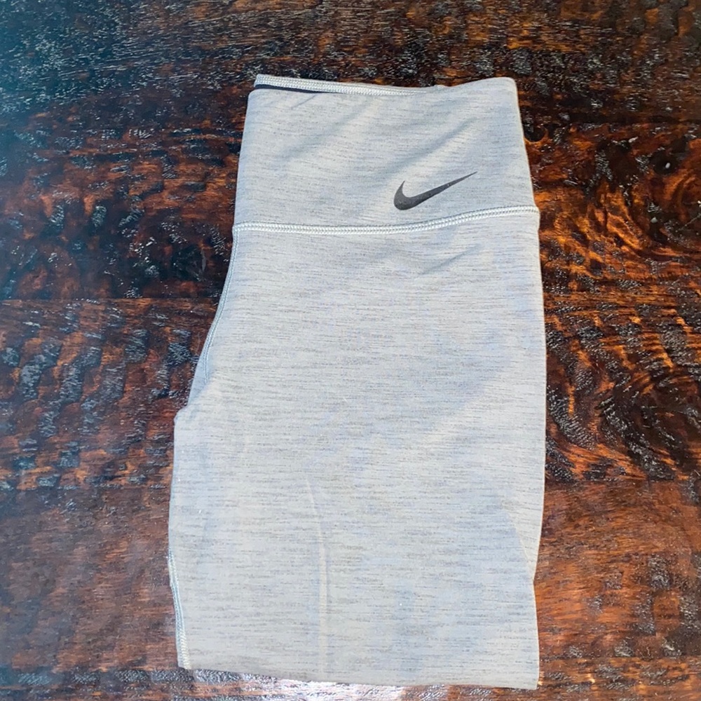 Nike cropped leggings